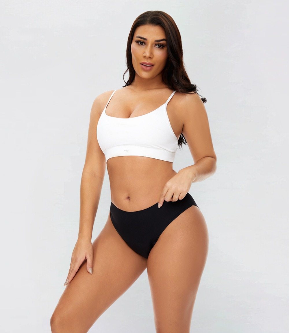 High Waisted Ribbed in zwart, vooraanzicht op model – Maysa