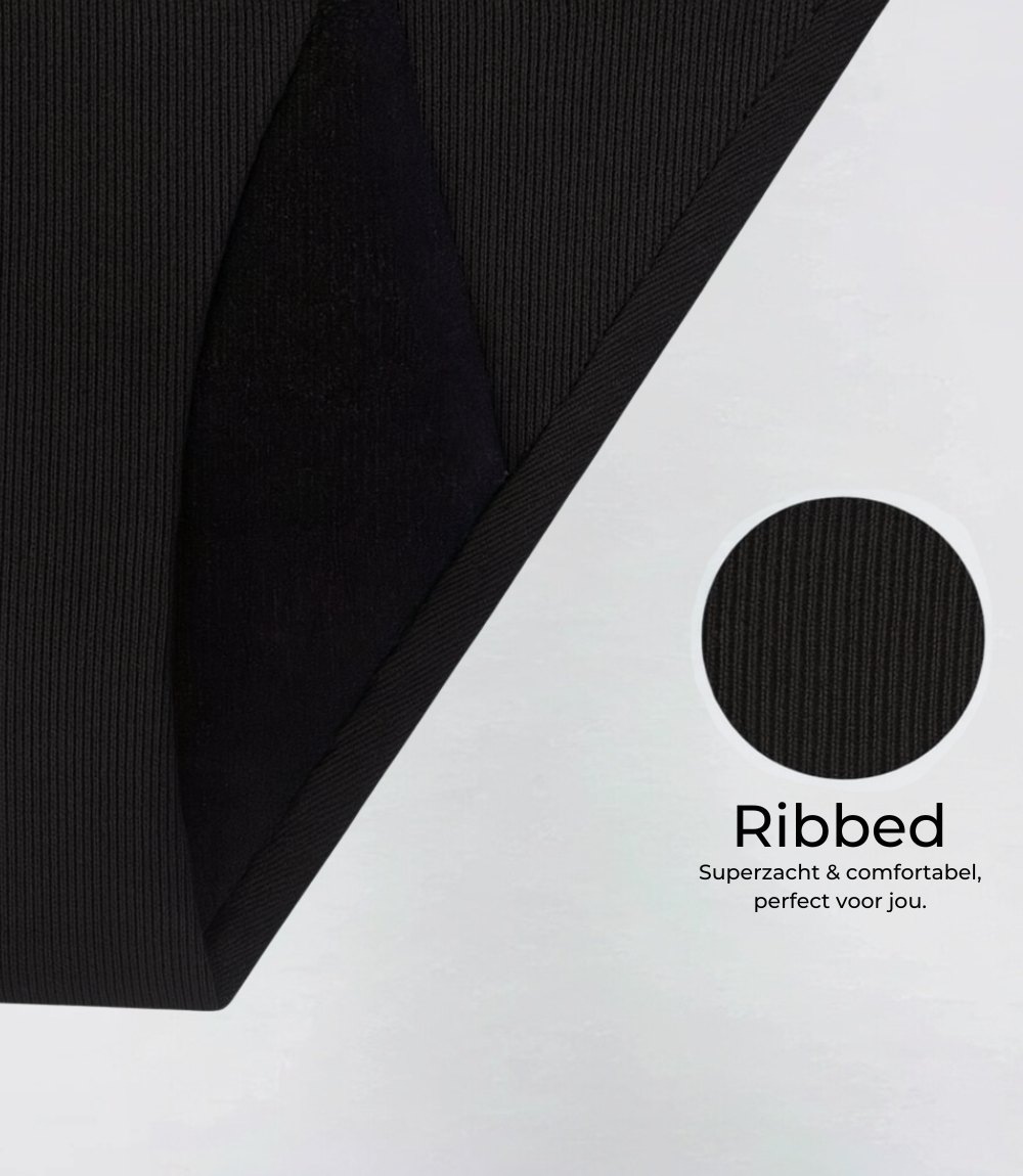 High Waisted Ribbed in zwart, detail op model – Maysa