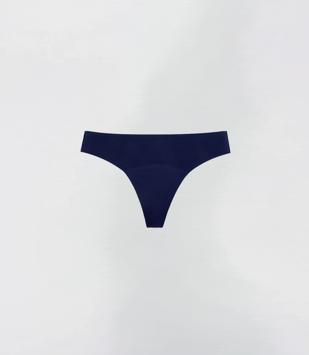 Naadloze Brazilian in donkerblauw, productfoto – Maysa