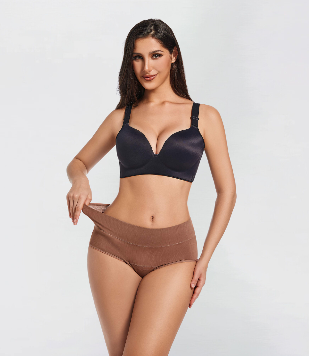 Hiphugger in chocoladebruin, vooraanzicht op model – Maysa