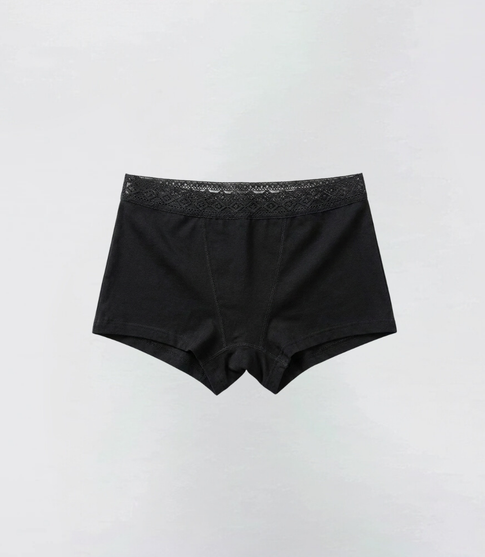 Boyshort met kant Zwaar in zwart, productfoto – Maysa